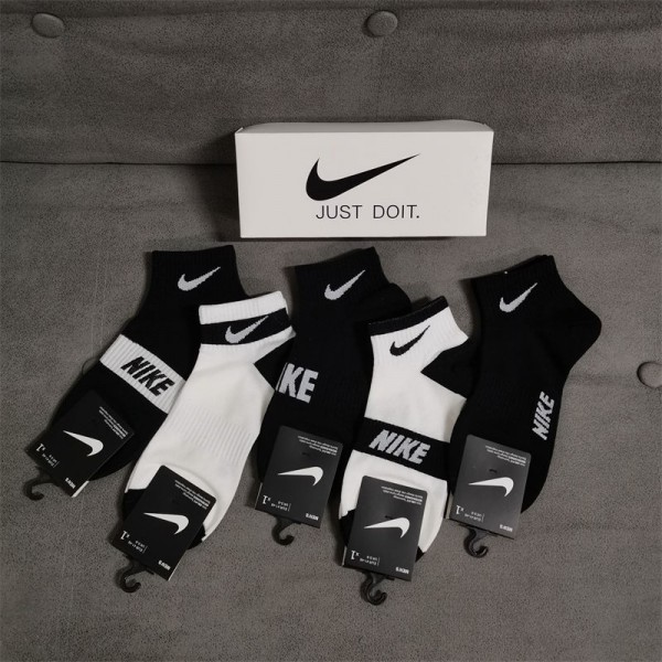 Nike ナイキレディース向け 靴下 かわいいコットン 靴下 メンズ 通気性浅口ソックス 女の子好き 韓国上質な コットン ソックス くつした
