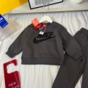 ハイブランドナイキ子供パーカー セットアップ Nike キッズ スウェット 男の子 女の子 無地 上下 2点セット ジャージ 子供服 長袖 コート トップス 100¬160cm スウェット 長パンツ 防寒 可愛い カジュアル スポーツ 部屋着 春 秋 冬 