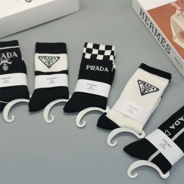 Prada プラダ レディース向け 靴下...