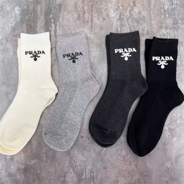 Prada プラダハイブランド ソックス...