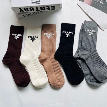 Prada プラダハイブランド ソックス...