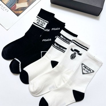 Prada プラダコットン 靴下 メンズ...