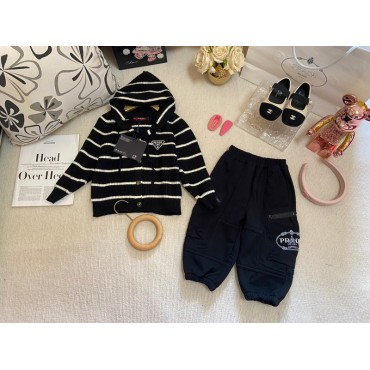 プラダ子供用カジュアルスポーツウェアブラ...