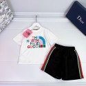 ブランドTHE NORTH FACE 子供服 男の子 セットアップ 夏 ザノースフェイスガールズ 半袖 Tシャツ ハーフパンツ 上下セット キッズ 夏服 子供 ジャージ 上下セット  90-160cm 女の子 普段着 カジュアル 韓国 お洒落 女の子 半袖スウェット セットアップ 通園 通学 出産祝い