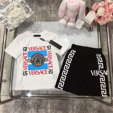 ヴェルサーチ 子供服 男の子 セットアッ...