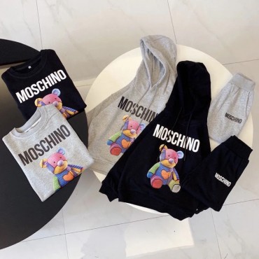 ハイブランドモスキーノ 子供パーカースーツ フード付き 丸首 moschinoキッズ上下セット トレーナー 長袖 ボーイカジュアルスウェット 定番 スポーツ風 可愛い 人気 熊柄 高品質 コットン製品 100~160