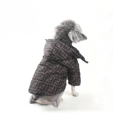 fendi ブランド ペット冬着 暖かい 保温 秋冬向け ペット服 柔らかい 犬ジャケット フェンディ犬服 厚手 ファスナー開閉 着脱安い 高品質 経典モノグラム 犬猫コート フード付き ファッション