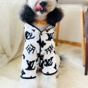 ハイブランド lv ペットウェア 犬 モコモコ服 ルイヴィトン ペット寝間着 ふわふわ猫服 フード付き カワイイ ルームウェア 暖かい フランネル 保温 厚手 寒さ対策 大きいサイズ 大型ペット対応 xs~7xl