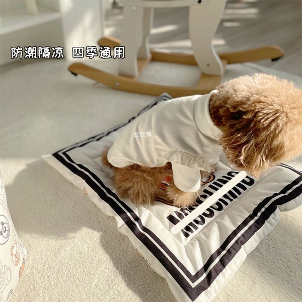 ブランド Moschino ペット用品 ペットベッド 犬用マット モスキーノ ベッドパッド クッション 猫のマット リバーシブル 小中型ペット 洗える 柔らかい 滑り止め 掃除しやすい 通年使える S/M/L