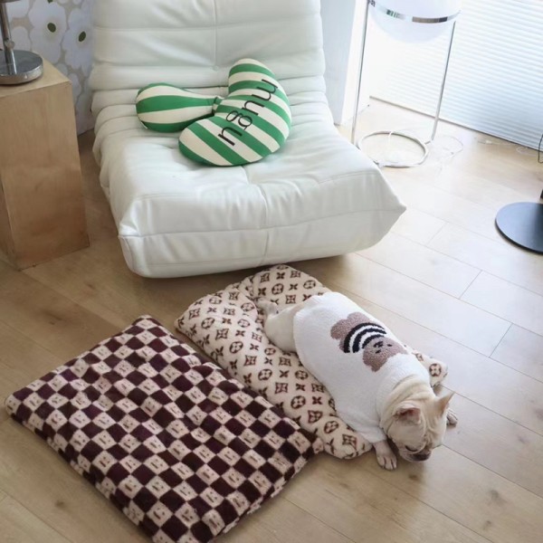 ブランド ルイヴィトン ペット用品 ペットベッド パロディ 犬用マット LOUIS VUITTON ベッドパッド もこもこ 韓国 クッション 猫のマット リバーシブル 小中型ペット 洗える 柔らかい 滑り止め 掃除しやすい 秋冬使える S/M/L/XL