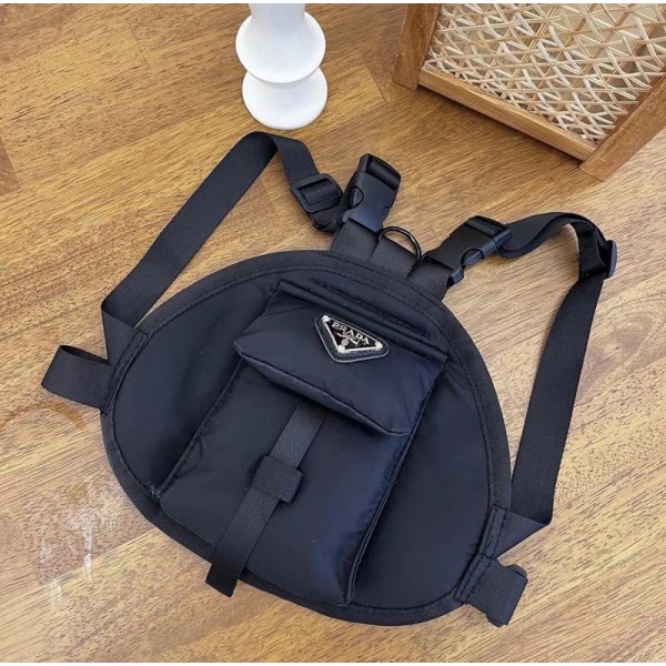 Prada プラダ耐久性 ペットのバッグ 可愛いブランドプラダリードハーネスパロディ小型ペット用服リードハーネス気質のある犬用ミニバッグ ペットのリードハーネス 小型ペット用