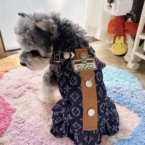 ルイヴィトン 犬服 ワンピース 春夏 デニム ブランド lv 犬用ドレス ハーネス 犬の服 スカートペット服 かわいい おしゃれ 涼しい ドッグウェア チワワ 洋服 小型犬 子犬 猫服 通気性 袖なし お姫様 記念撮影 散歩 お出かけ 春夏秋