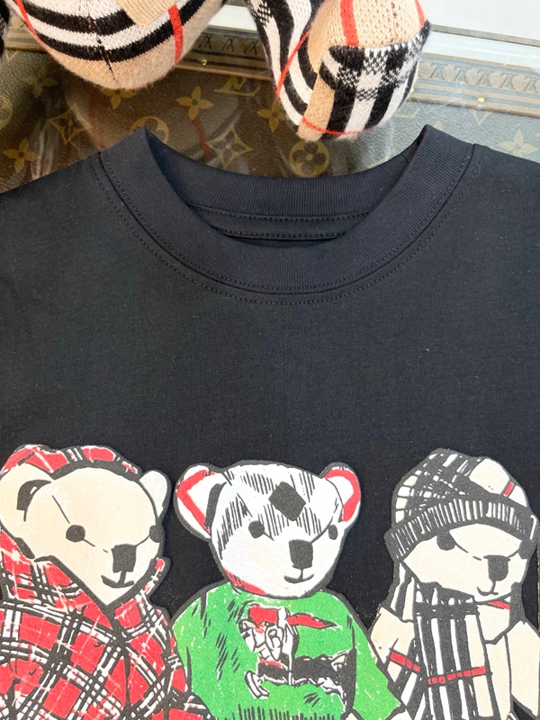 Burberry大人の上質Tシャツ