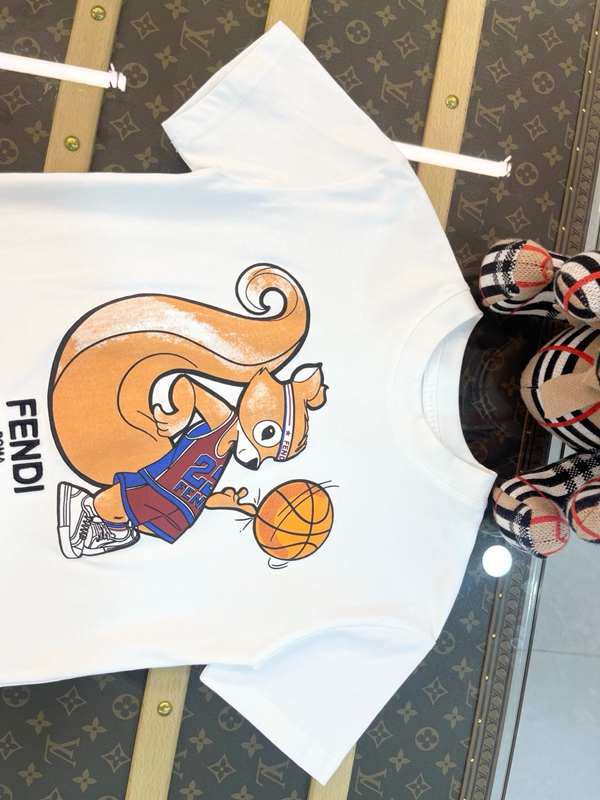 ハイブランドFendi 半袖tシャツ男女兼用