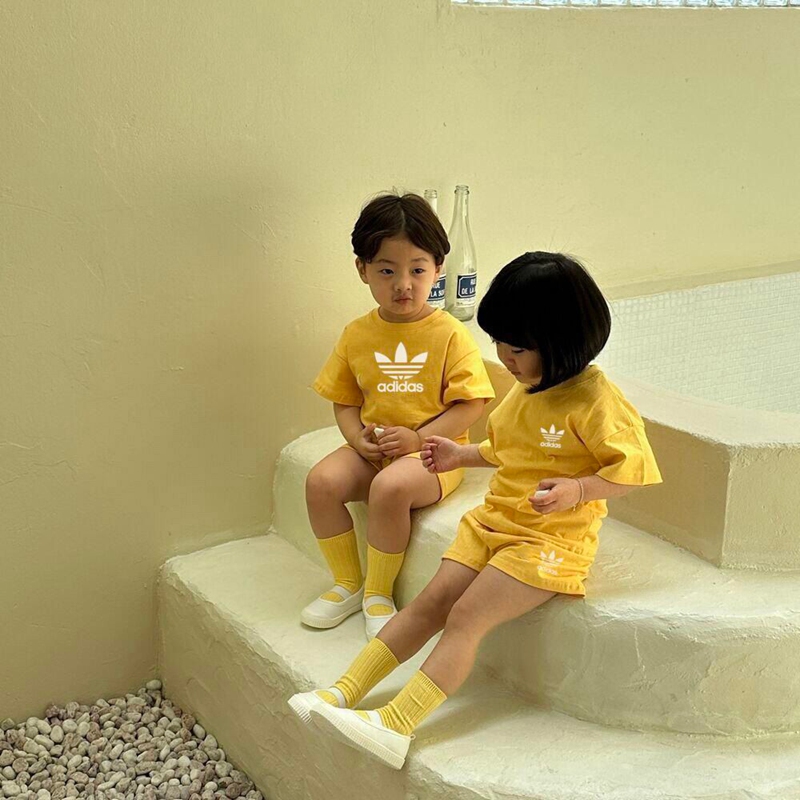 アディダス子供スポーツウェア