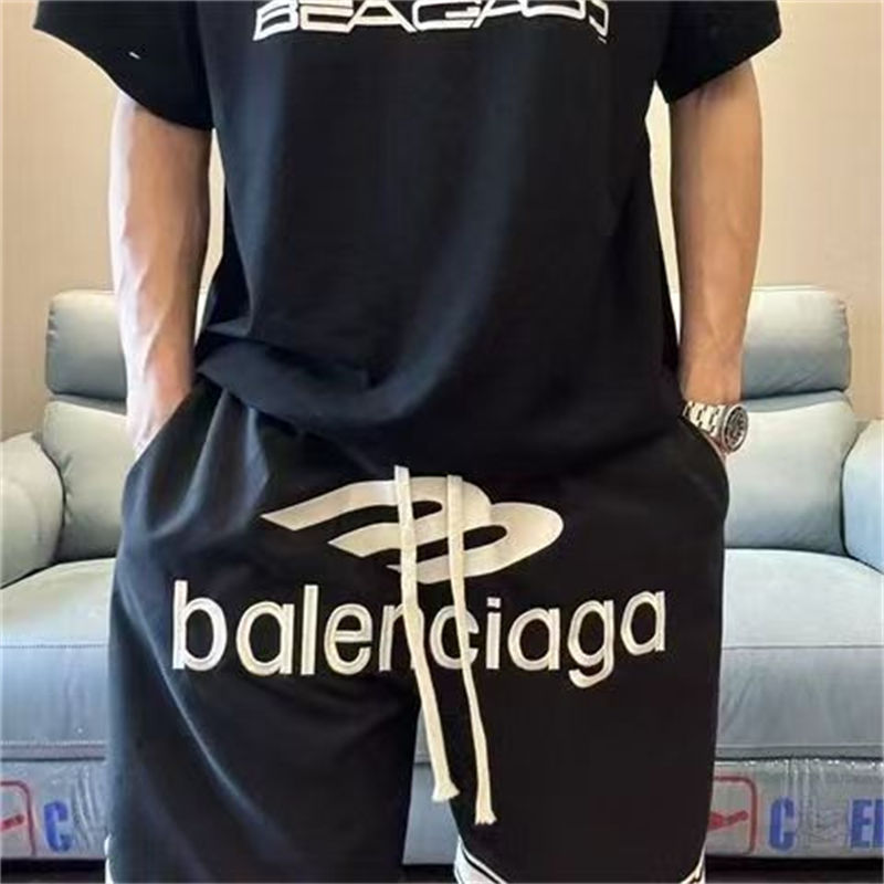 バレンシアガハーフパンツブランド