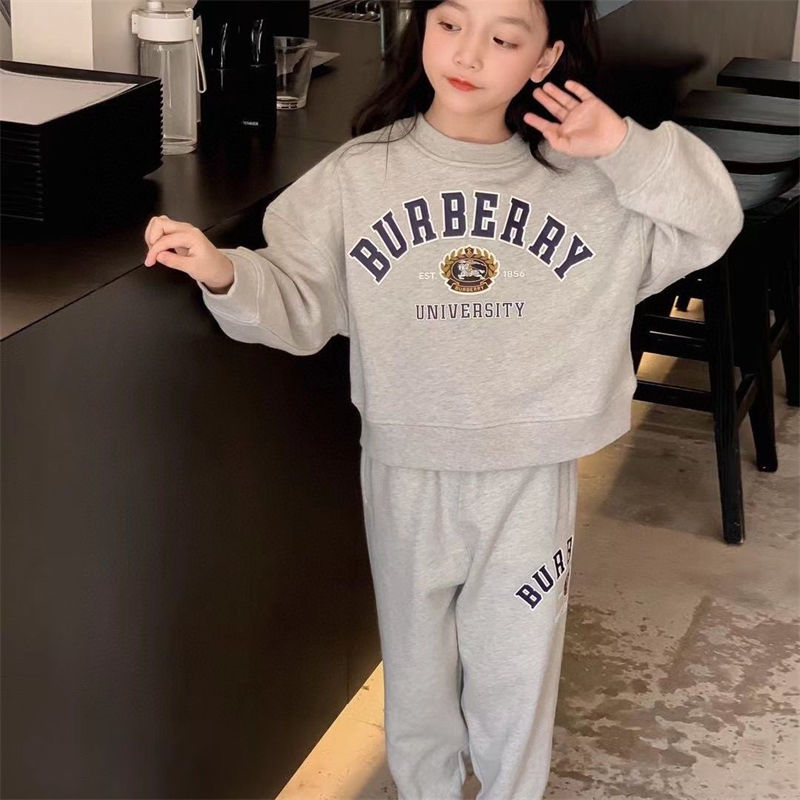 バーバリー子供パーカーセット