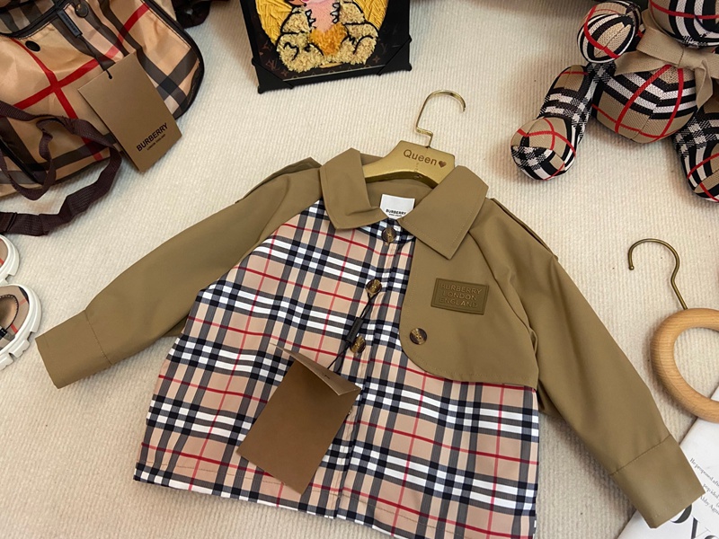 ブランドBurberry子供トレンチコート