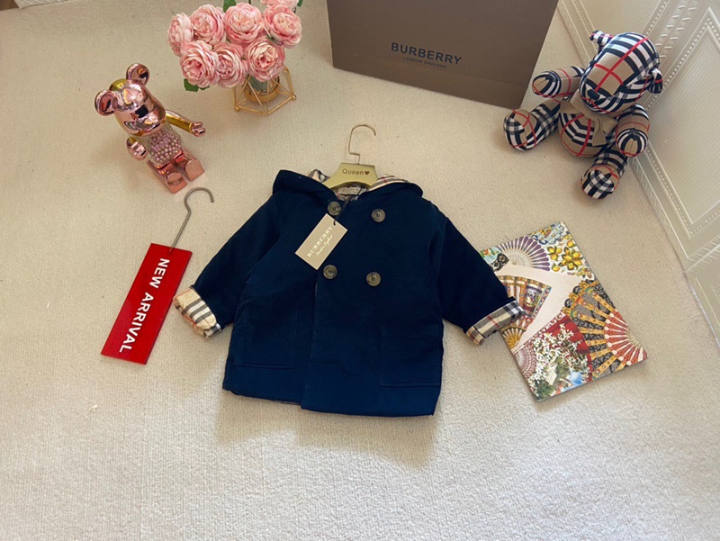 Burberry子供ドレストレンチコート