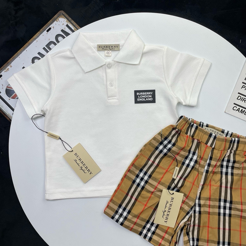 Burberryキズ半袖Tシャツ