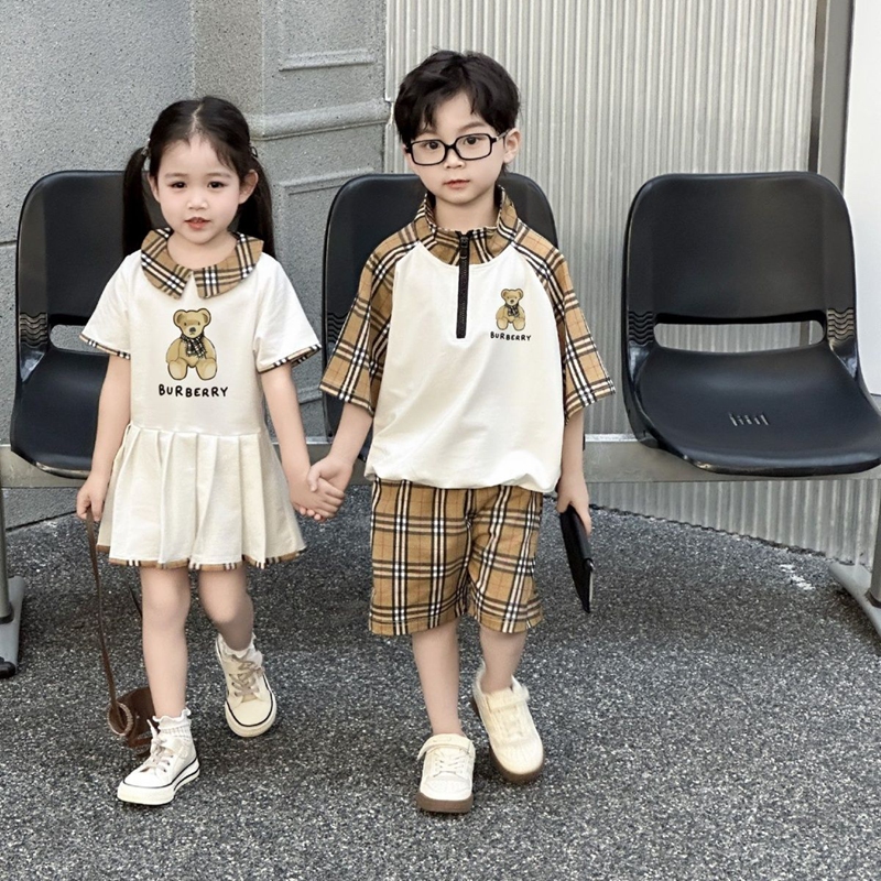 バーバリーキッズ半袖Tシャツ＋ショートパンツ