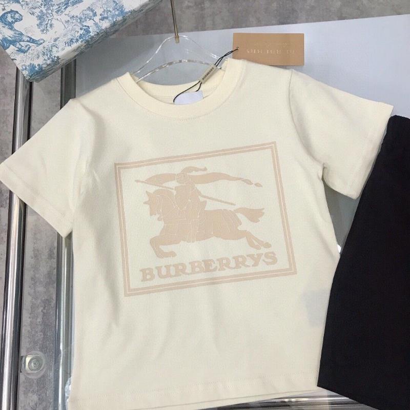 Burberryキッズ服セットアップ