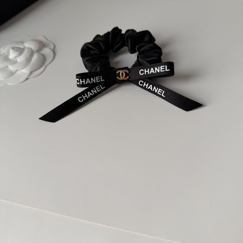 Chanelリボンシュシュ存在感抜群