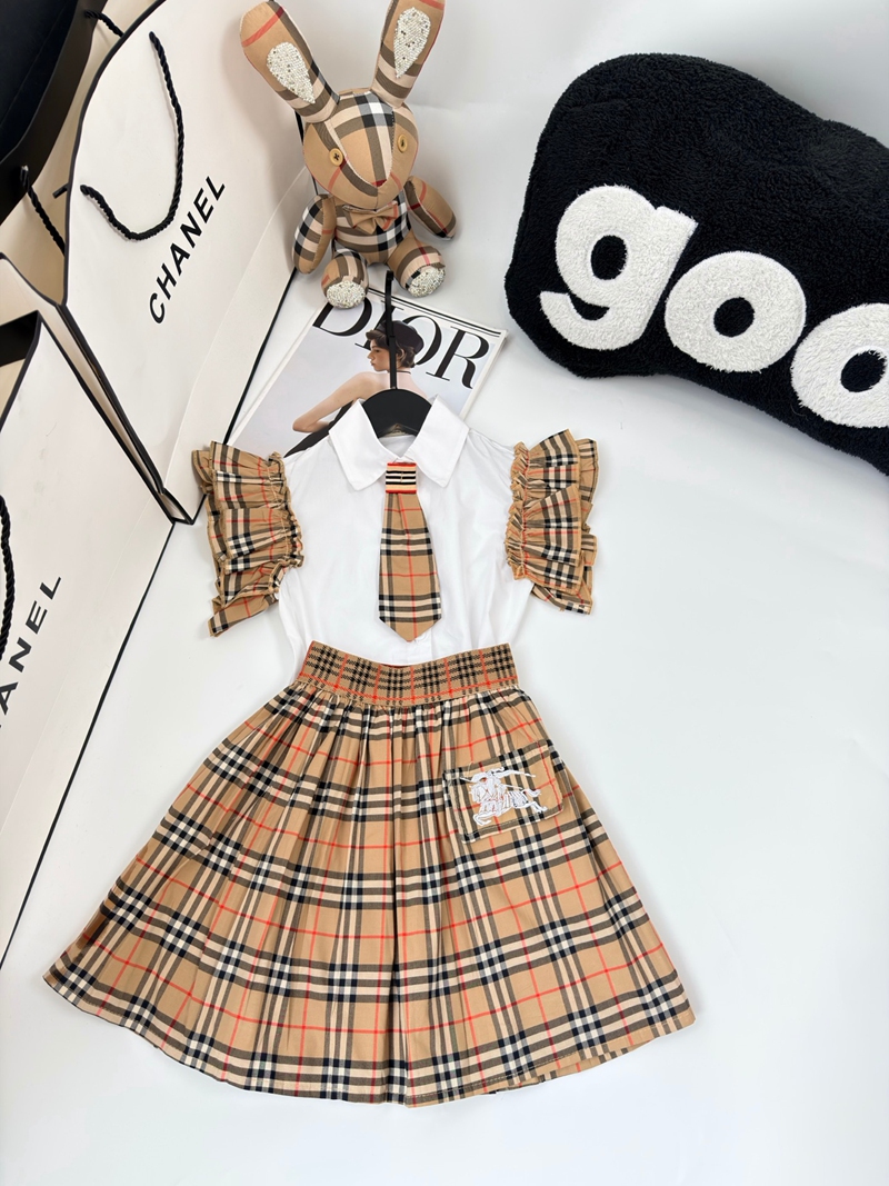 バーバリー子供服セットアップ
