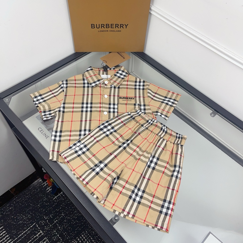 バーバリーキッズ服 上下セット