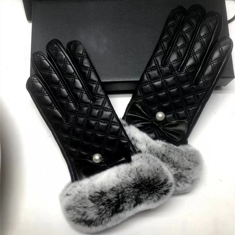 Chanel 革のグローブ
