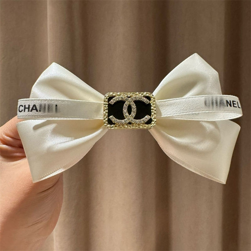 Chanelリボンバレッタ 女性