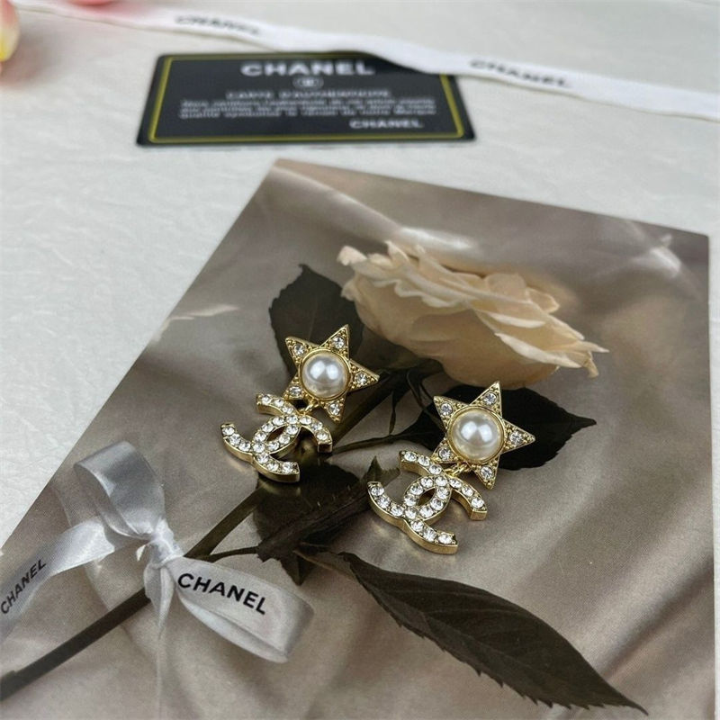 CHANELパールピアス レディース