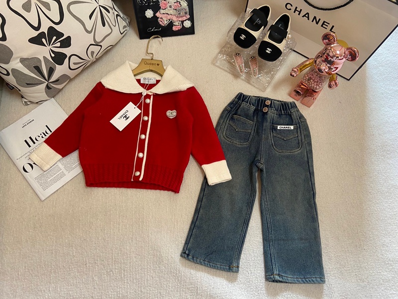 シャネル子供セーター＋デニムパンツ