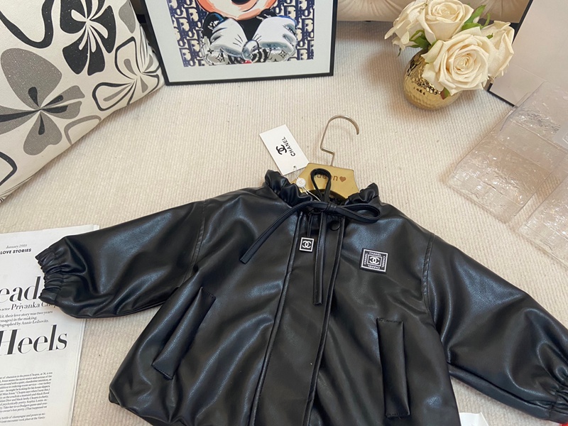 シャネルベビーレザーコート