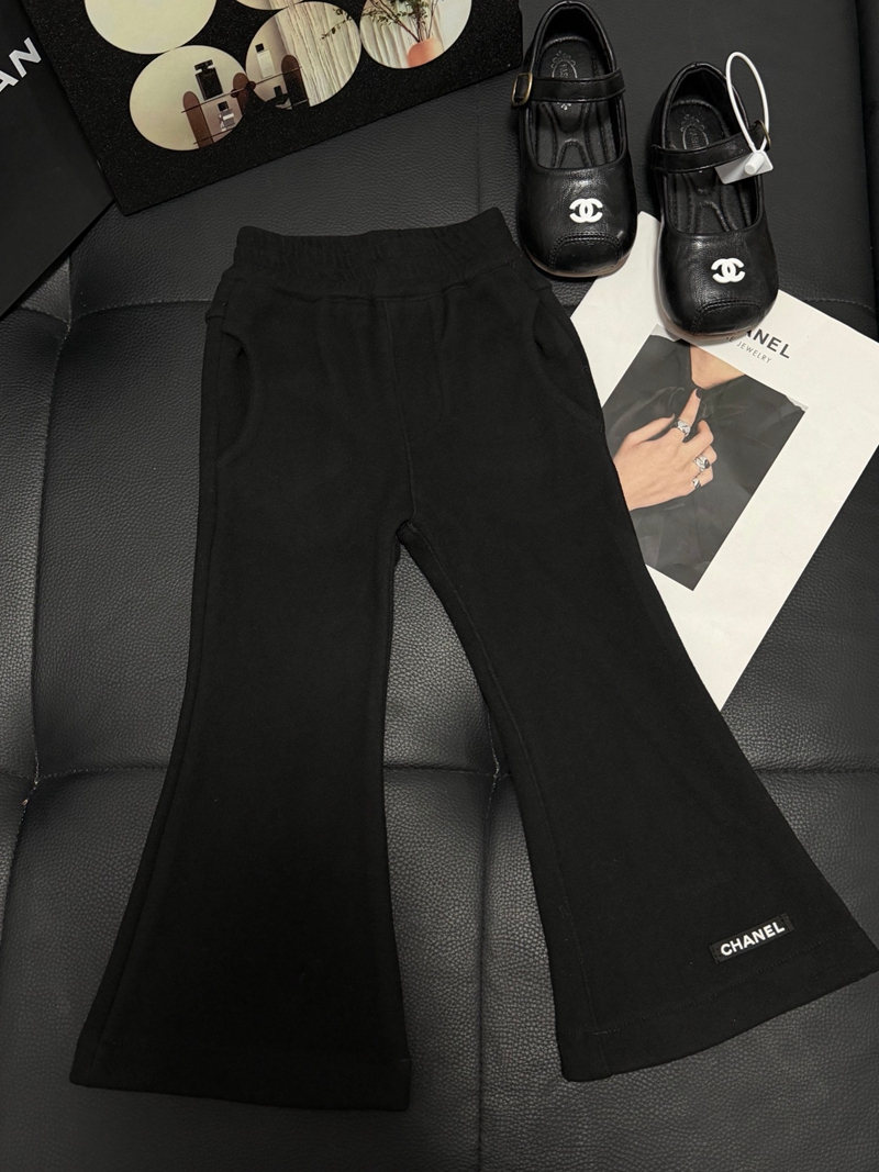 Chanel キッズフレアパンツ