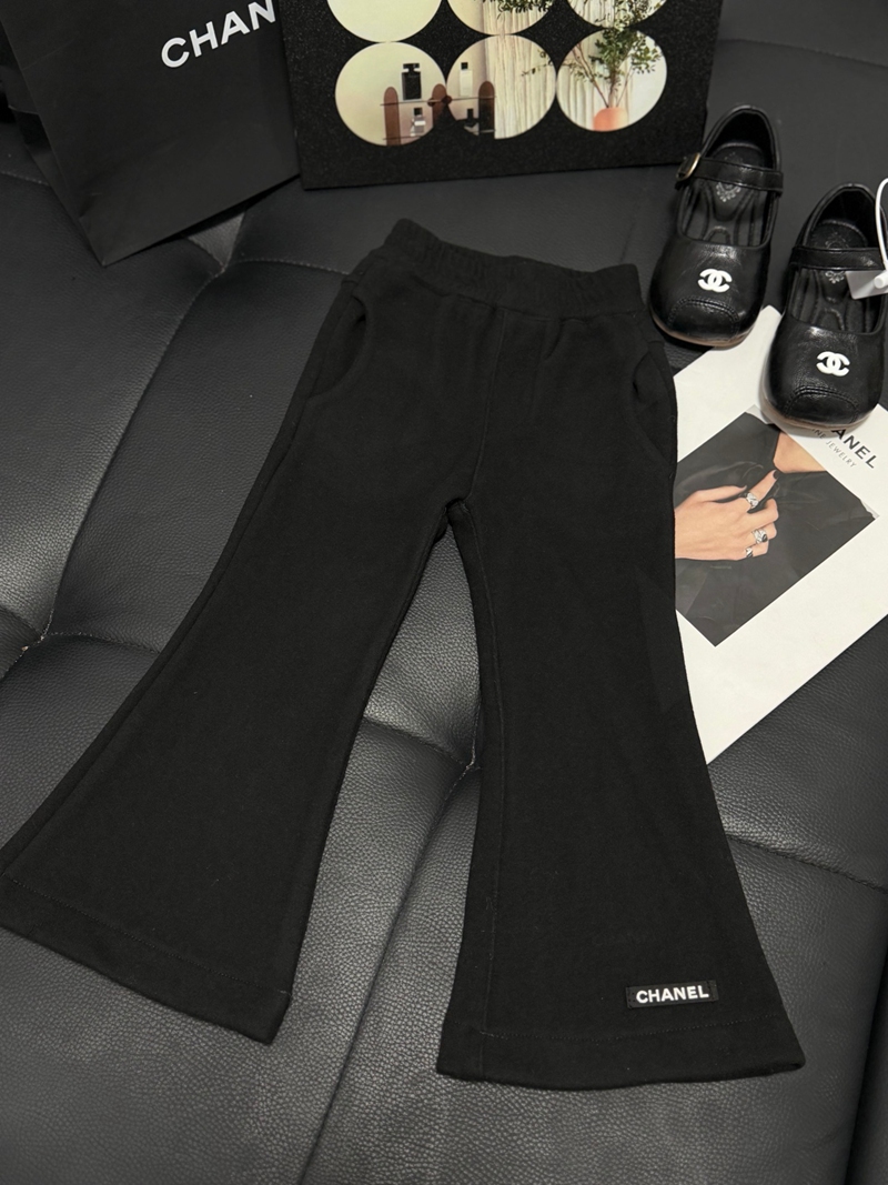 シャネル子供 フレアパンツ