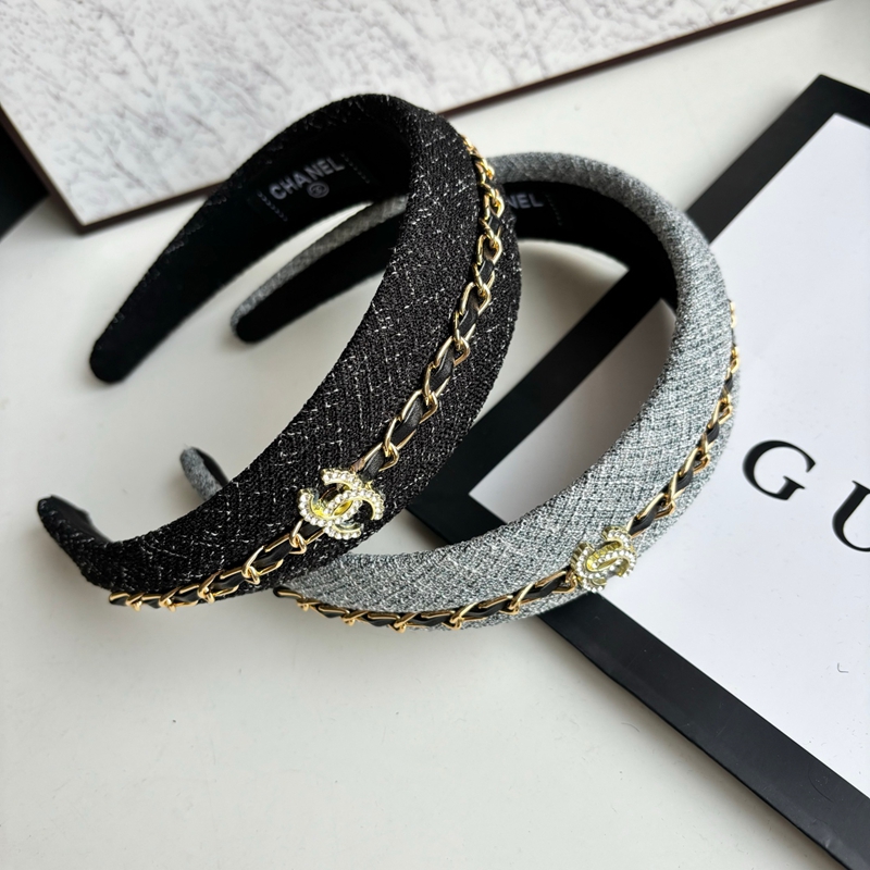 Chanelヘアカチューシャ存在感抜群