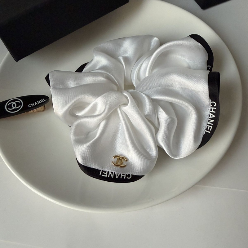 Chanel ボリュームシュシュ可愛い