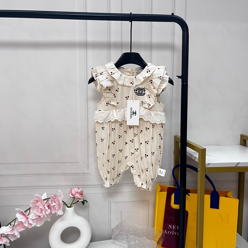 ブランドCHANEL ベビー服ロンパース