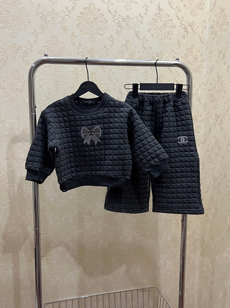 シャネル子供服女の子セットアップ2点セット