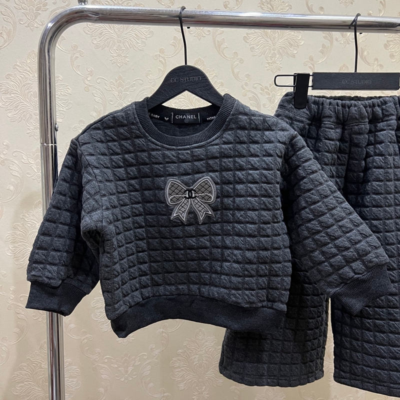 ブランドChanelキッズジャージセットアップ