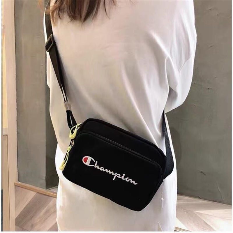 Champion 斜め掛けバッグ