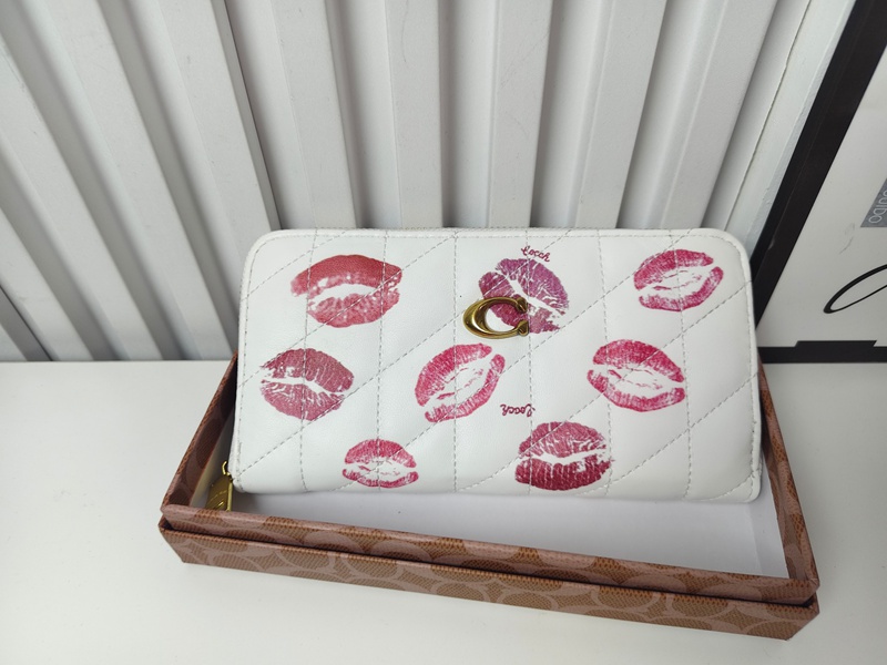 Coachロングウォレットブランド