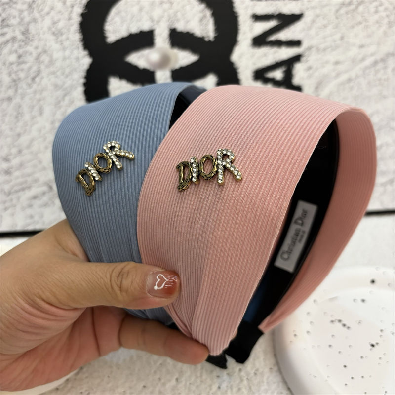 Diorカチューシャブランド