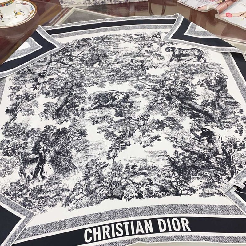  Dior防寒マフラー