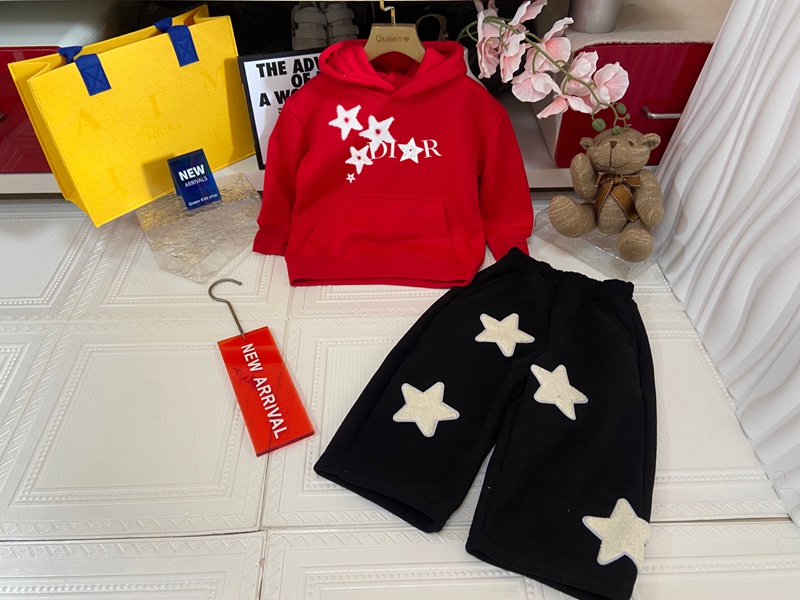 ディオールキッズスウェットセットアップ