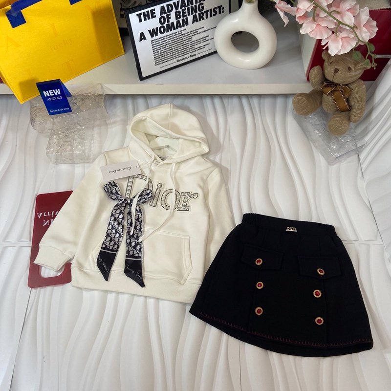 ディオールキッズ裏起毛スカート