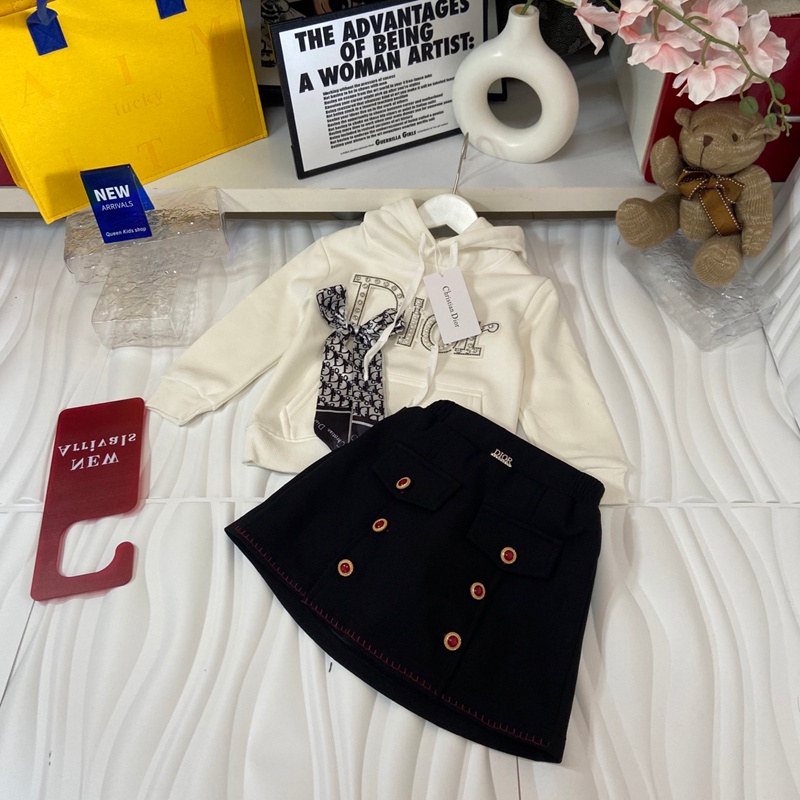 ディオールガールズジャージセットアップ