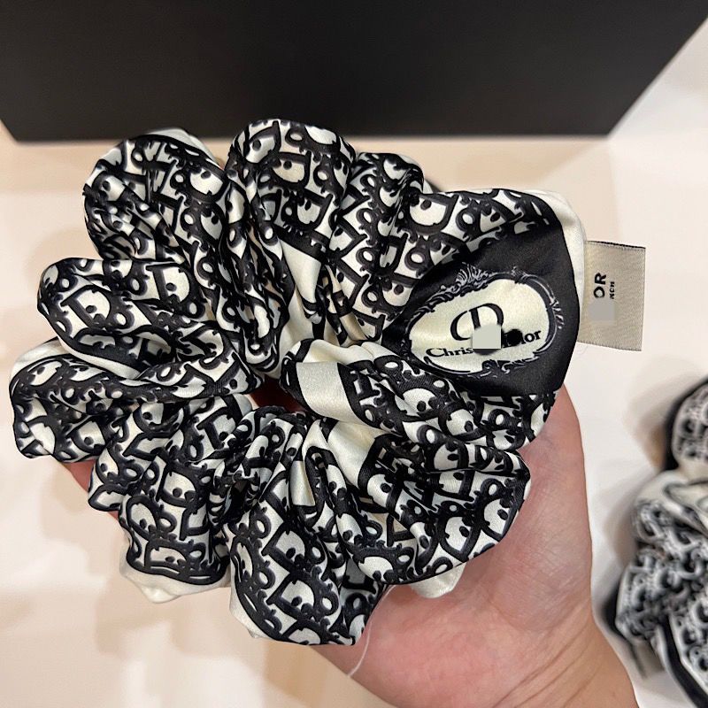 ブランドDiorヘアゴム