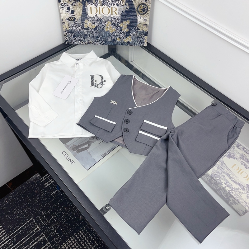 ディオール子供服フォーマルスーツ